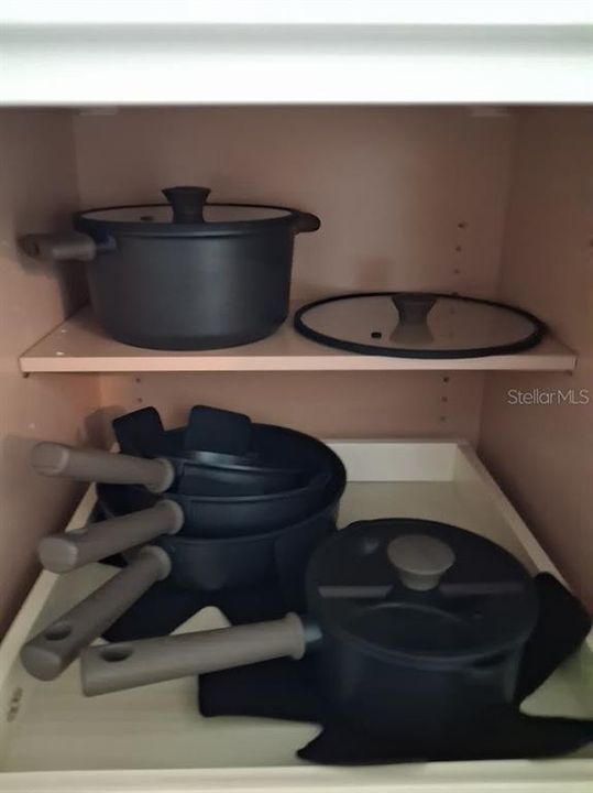 For Rent: $1,900 (1 beds, 1 baths, 669 Square Feet)