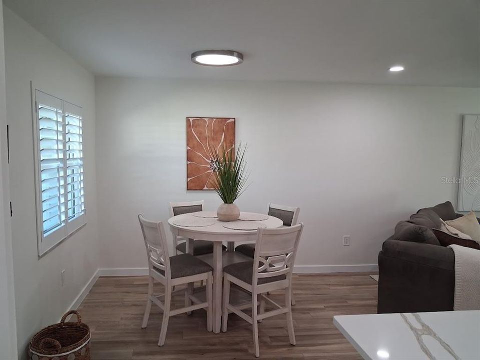 For Rent: $1,900 (1 beds, 1 baths, 669 Square Feet)
