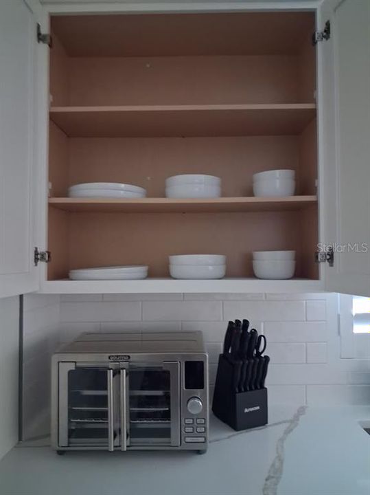 For Rent: $1,900 (1 beds, 1 baths, 669 Square Feet)