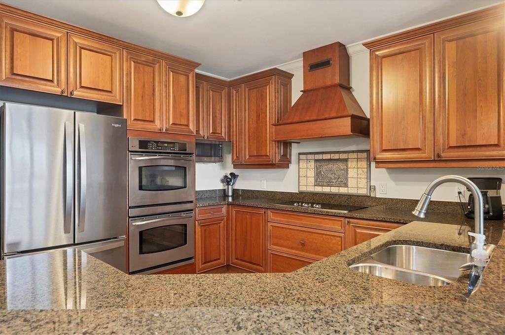 For Sale: $535,000 (2 beds, 2 baths, 1682 Square Feet)