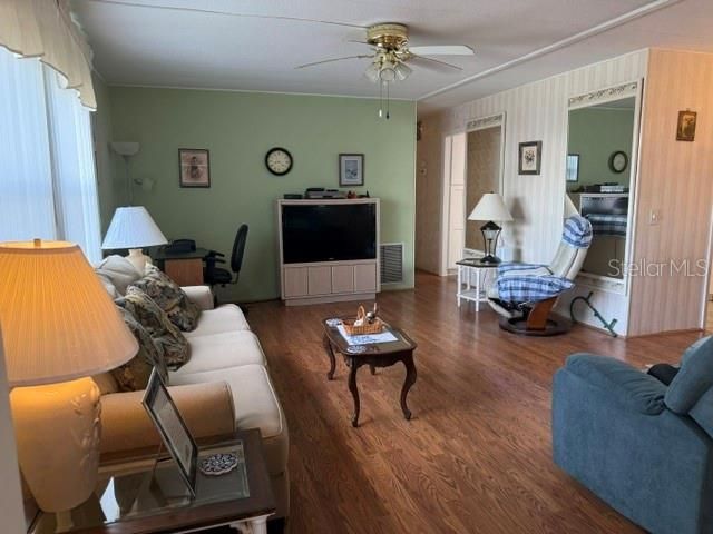 En Venta: $189,500 (2 camas, 2 baños, 1266 Pies cuadrados)