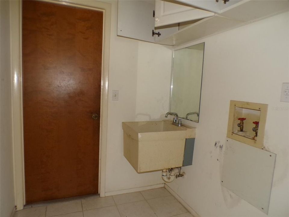 На продажу: $135,000 (3 спален, 2 ванн, 1814 Квадратных фут)
