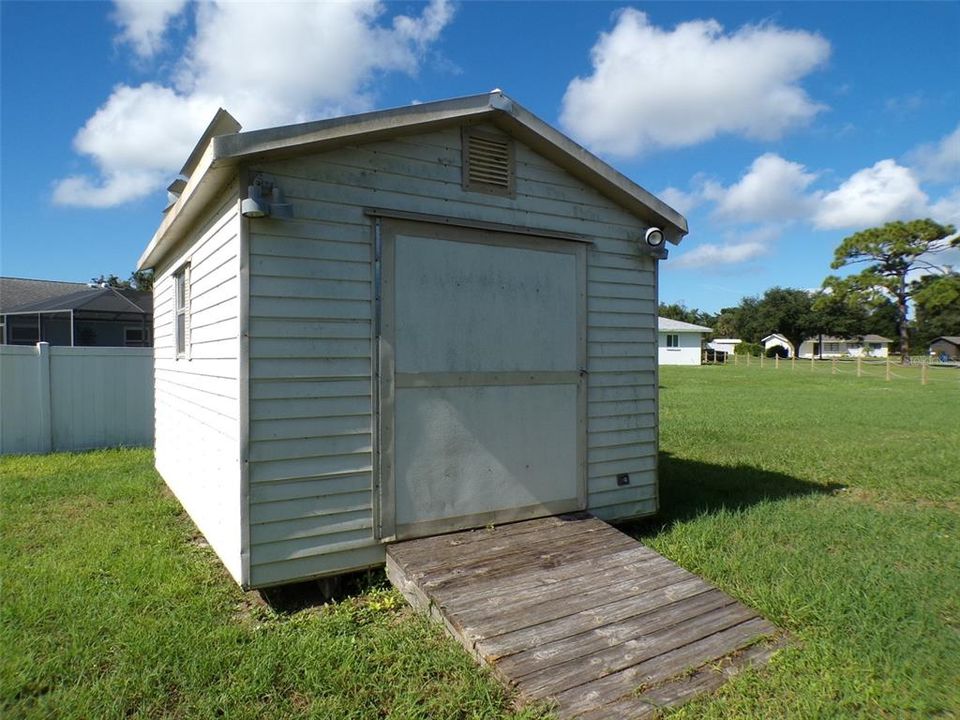 На продажу: $135,000 (3 спален, 2 ванн, 1814 Квадратных фут)