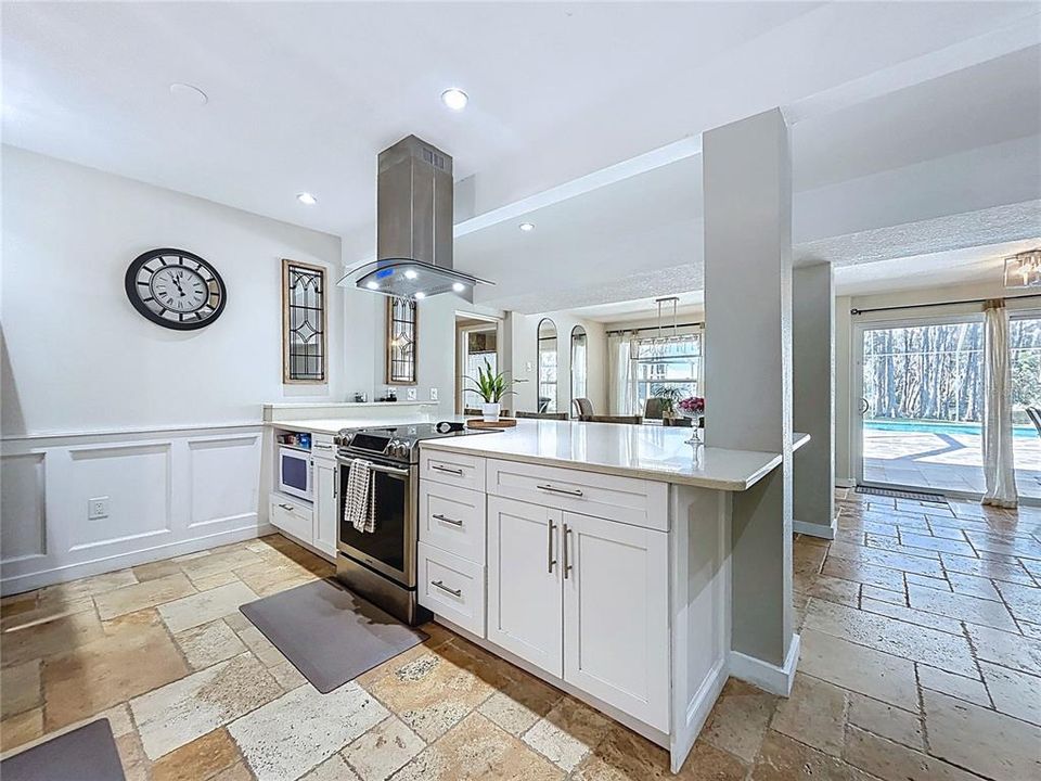 En Venta: $1,375,000 (5 camas, 3 baños, 3339 Pies cuadrados)