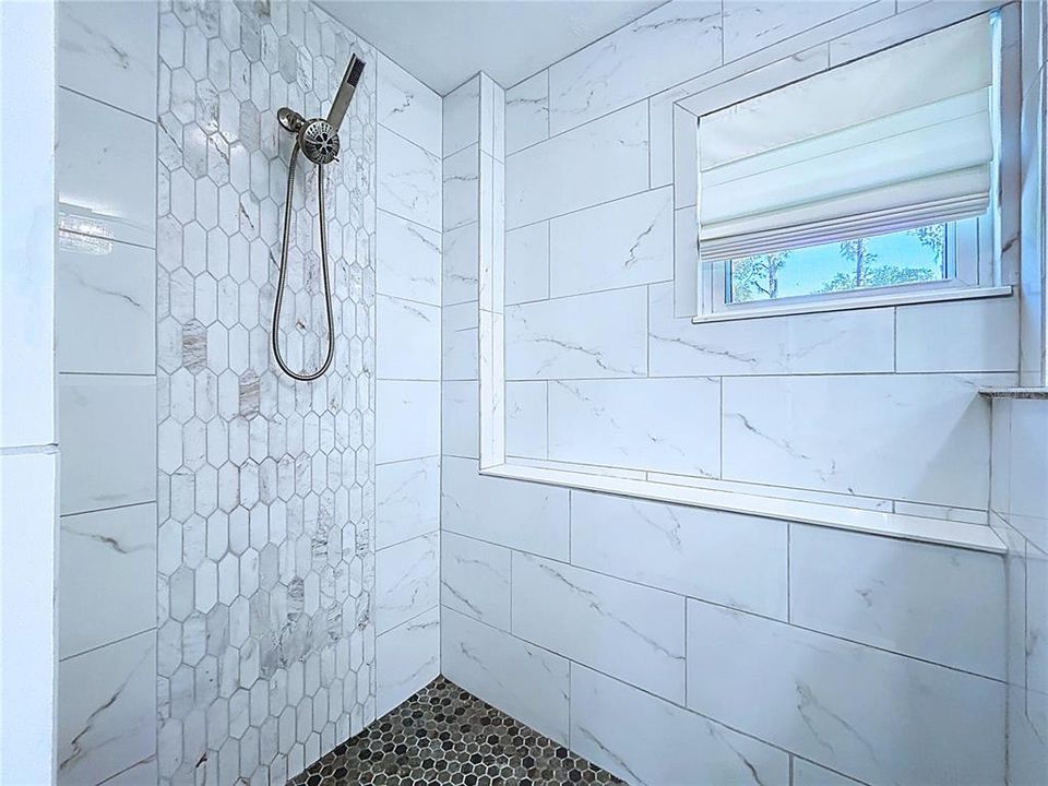 En Venta: $1,375,000 (5 camas, 3 baños, 3339 Pies cuadrados)