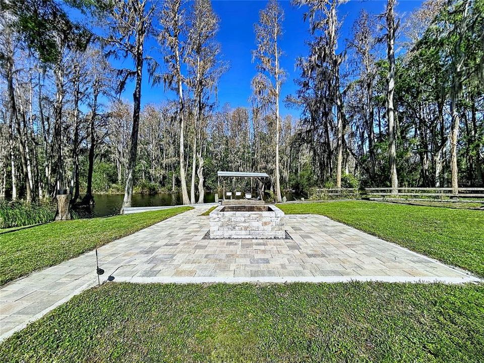 En Venta: $1,375,000 (5 camas, 3 baños, 3339 Pies cuadrados)