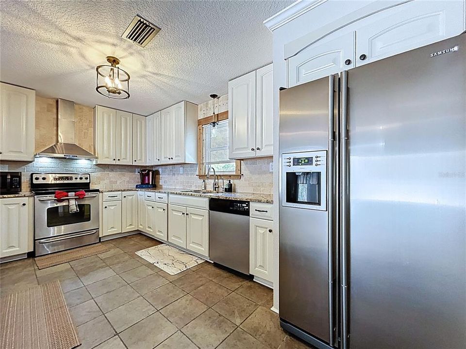 En Venta: $1,375,000 (5 camas, 3 baños, 3339 Pies cuadrados)