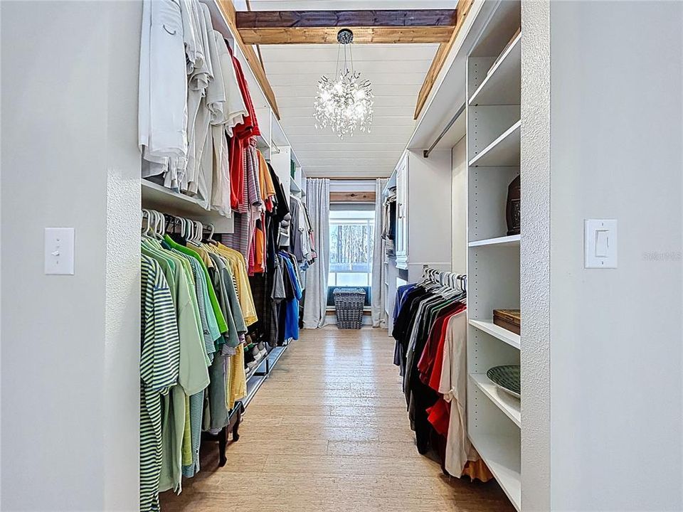 En Venta: $1,375,000 (5 camas, 3 baños, 3339 Pies cuadrados)