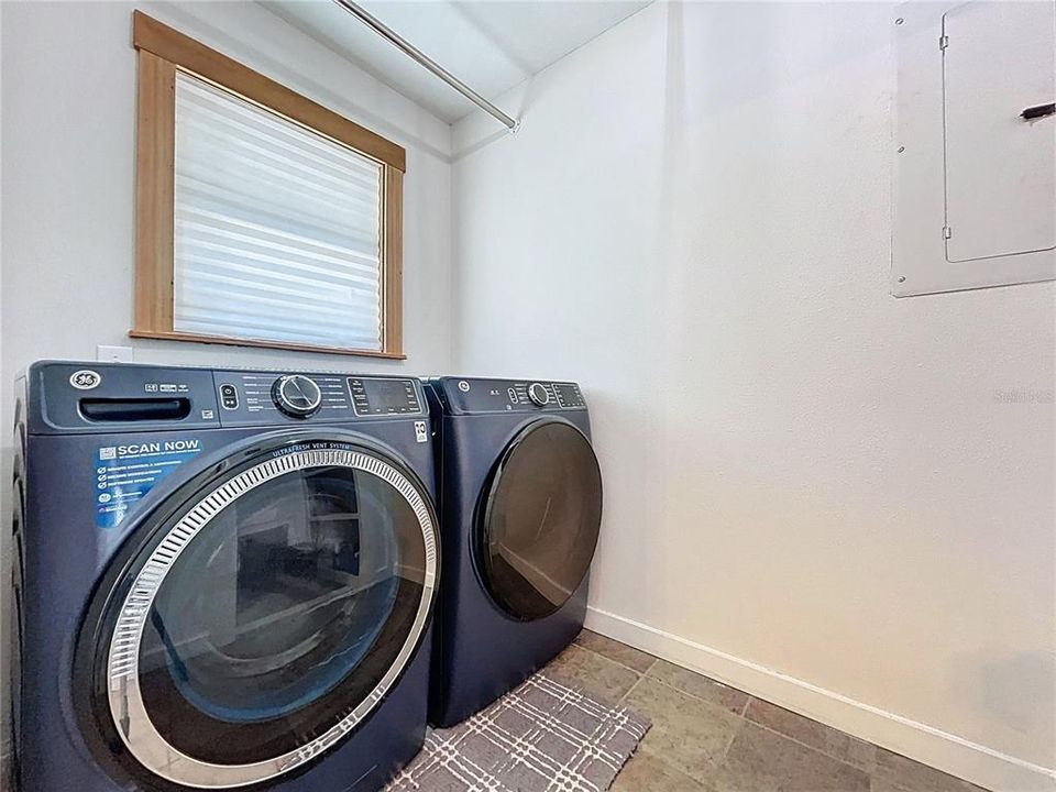 En Venta: $1,375,000 (5 camas, 3 baños, 3339 Pies cuadrados)