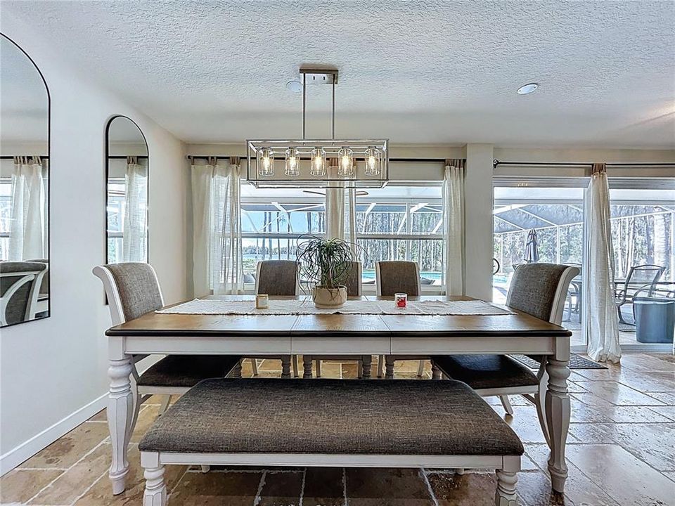 En Venta: $1,375,000 (5 camas, 3 baños, 3339 Pies cuadrados)