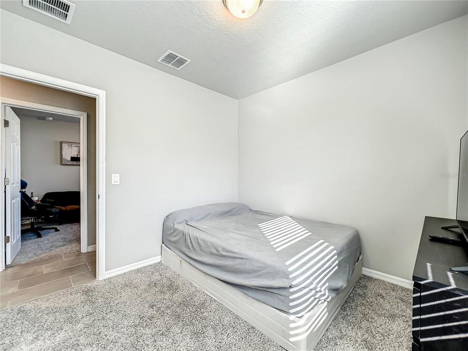 For Rent: $2,000 (3 beds, 2 baths, 1260 Square Feet)