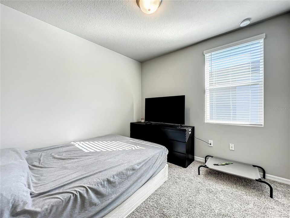 For Rent: $2,000 (3 beds, 2 baths, 1260 Square Feet)