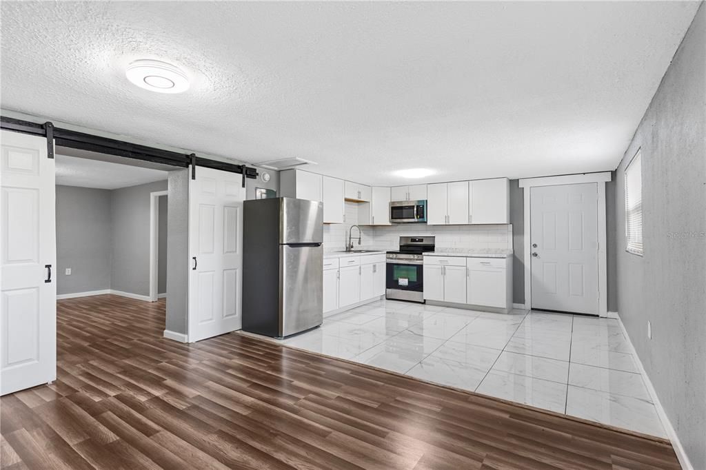 For Sale: $269,900 (3 beds, 3 baths, 1581 Square Feet)