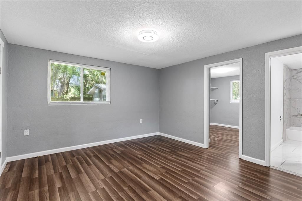 For Sale: $269,900 (3 beds, 3 baths, 1581 Square Feet)