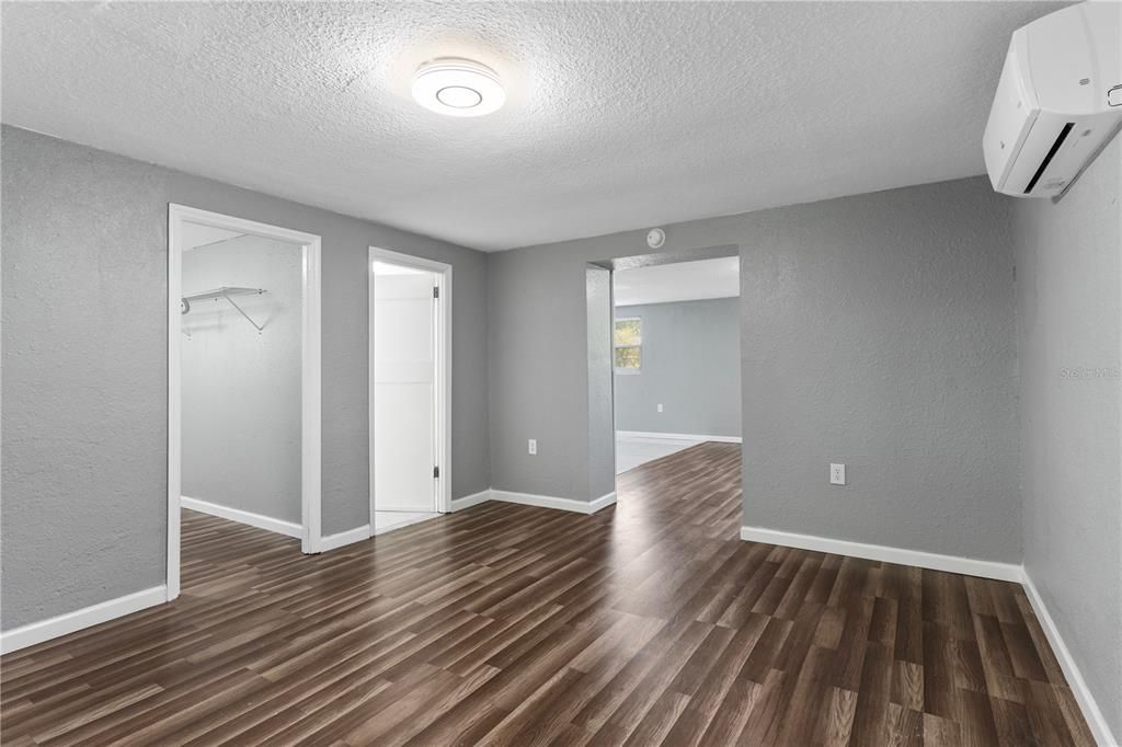 For Sale: $269,900 (3 beds, 3 baths, 1581 Square Feet)