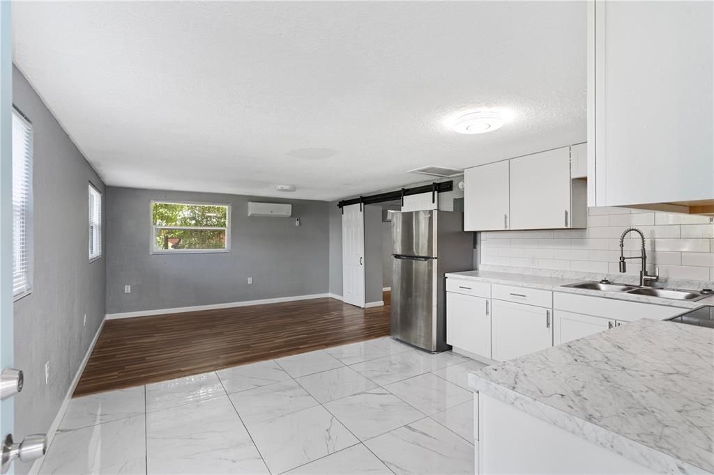 For Sale: $269,900 (3 beds, 3 baths, 1581 Square Feet)