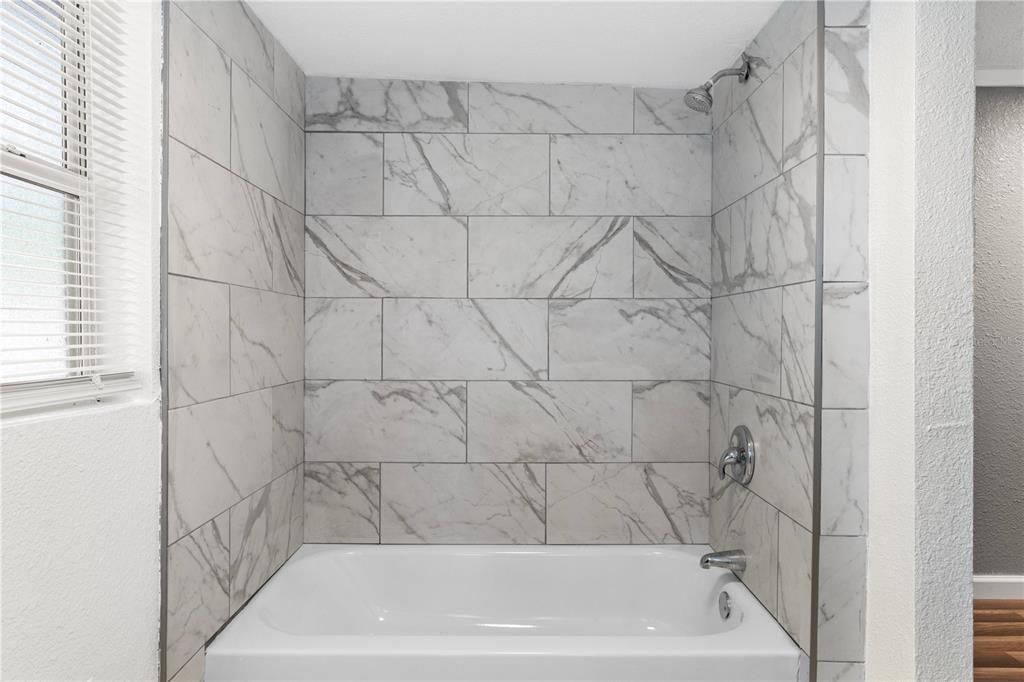 For Sale: $269,900 (3 beds, 3 baths, 1581 Square Feet)