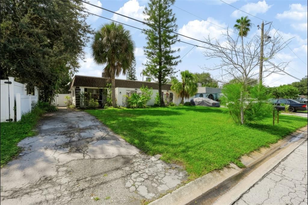 For Sale: $525,000 (4 beds, 0 baths, 2053 Square Feet)