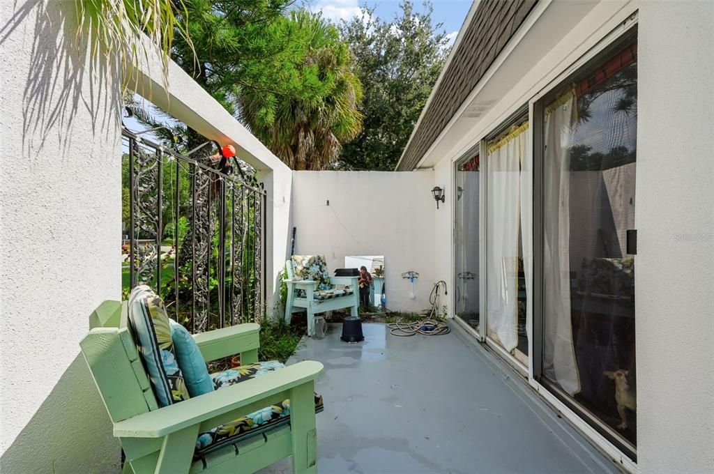 For Sale: $525,000 (4 beds, 0 baths, 2053 Square Feet)