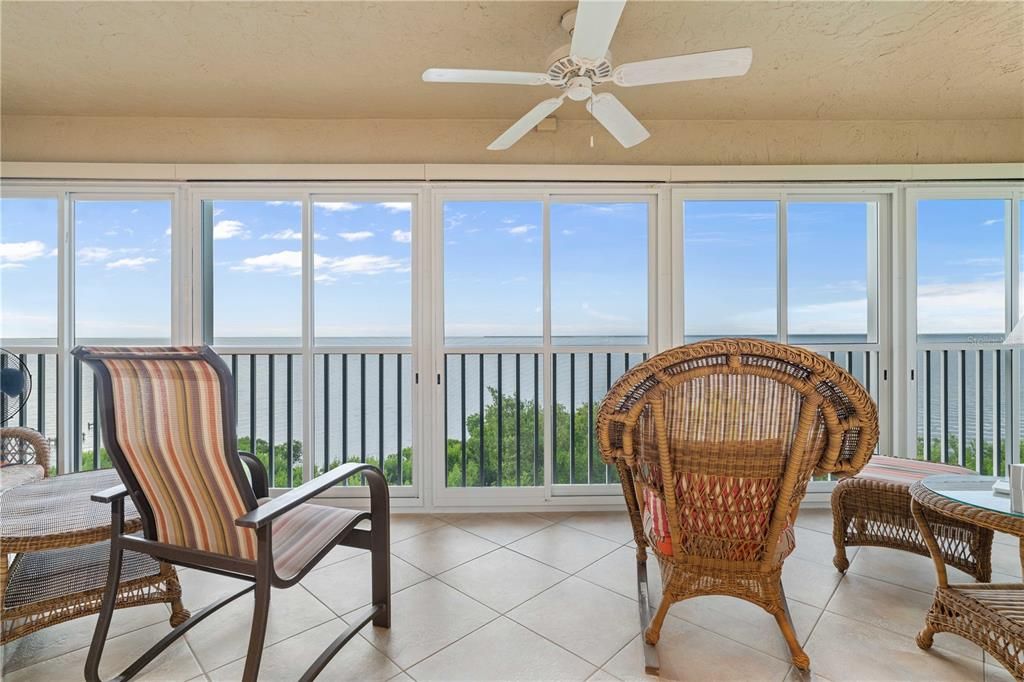 For Sale: $310,000 (3 beds, 2 baths, 1592 Square Feet)