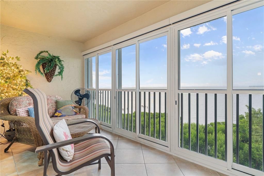 For Sale: $310,000 (3 beds, 2 baths, 1592 Square Feet)