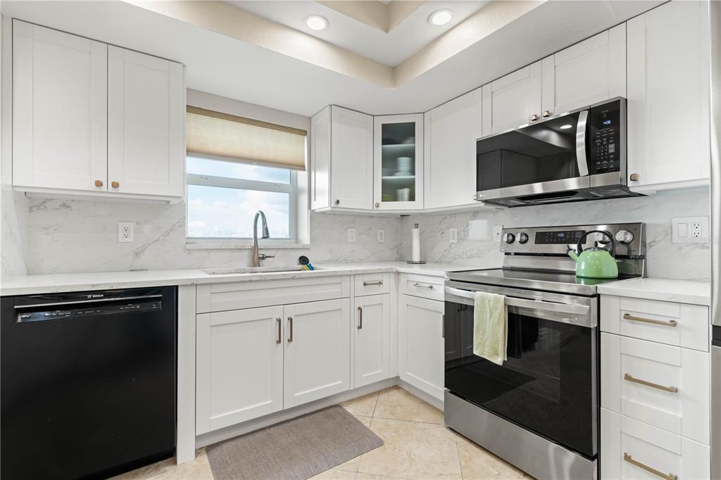 For Sale: $310,000 (3 beds, 2 baths, 1592 Square Feet)