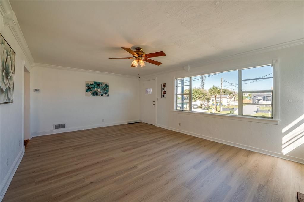 En Venta: $325,000 (3 camas, 2 baños, 1547 Pies cuadrados)