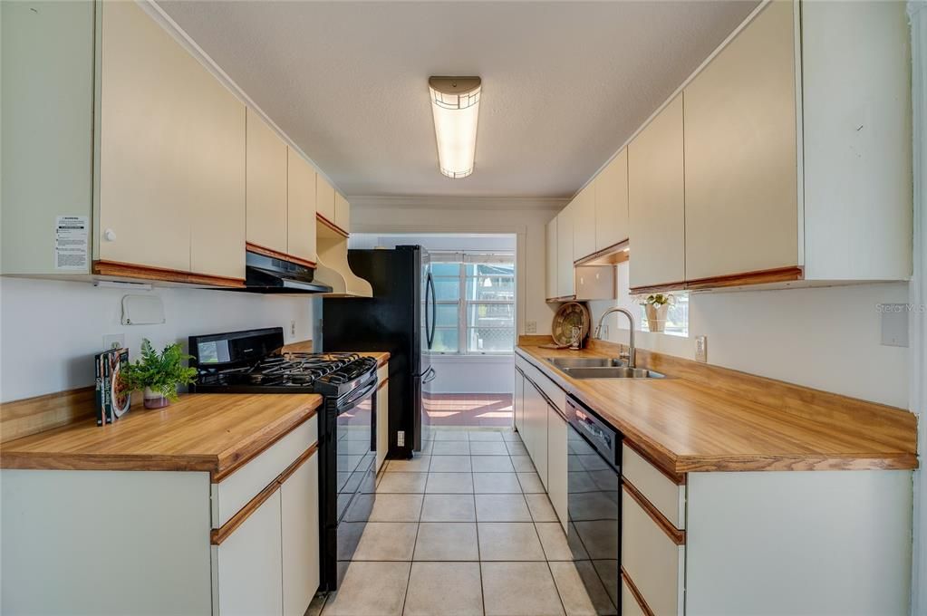 En Venta: $325,000 (3 camas, 2 baños, 1547 Pies cuadrados)