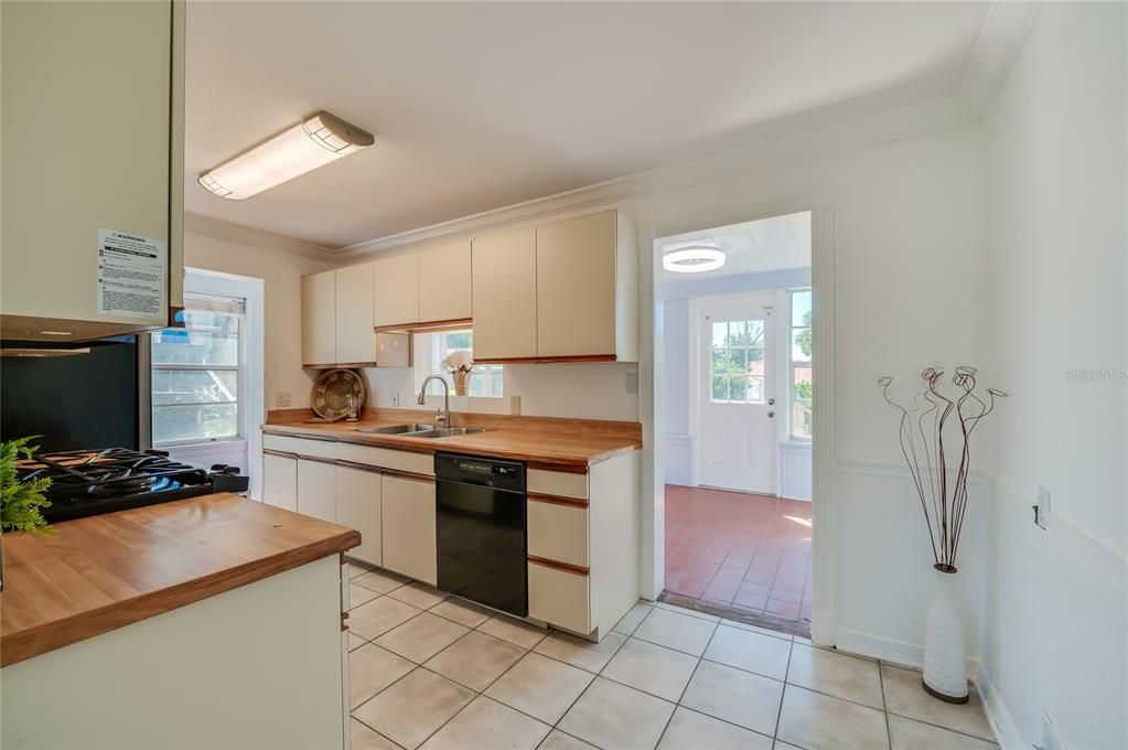 En Venta: $325,000 (3 camas, 2 baños, 1547 Pies cuadrados)