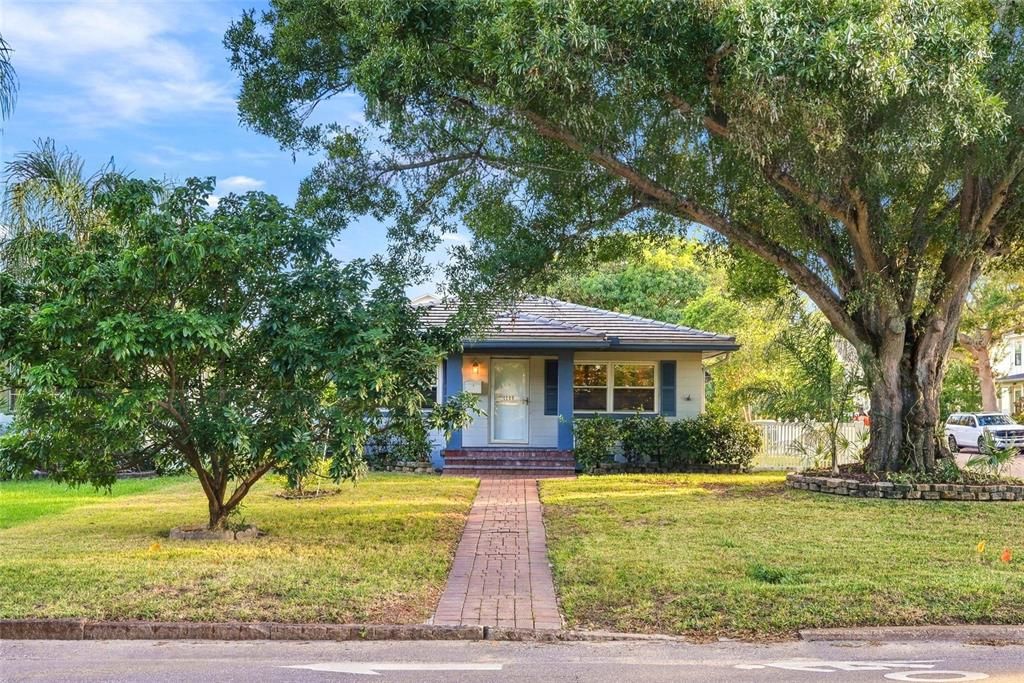 En Venta: $513,500 (3 camas, 2 baños, 1367 Pies cuadrados)
