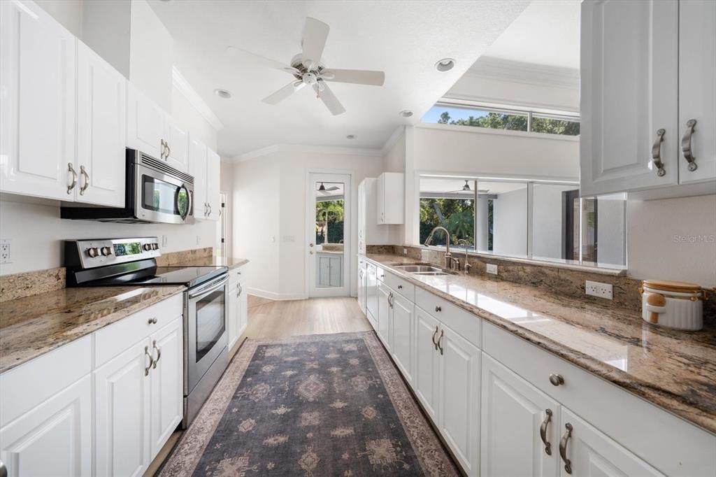 En Venta: $1,299,000 (4 camas, 3 baños, 3094 Pies cuadrados)