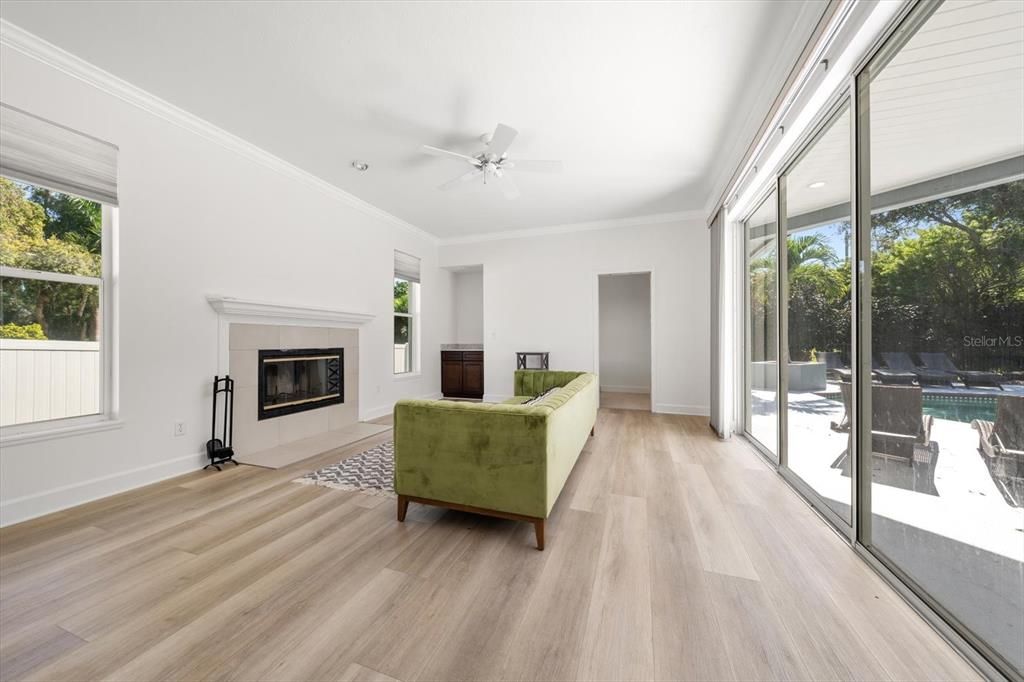 En Venta: $1,299,000 (4 camas, 3 baños, 3094 Pies cuadrados)