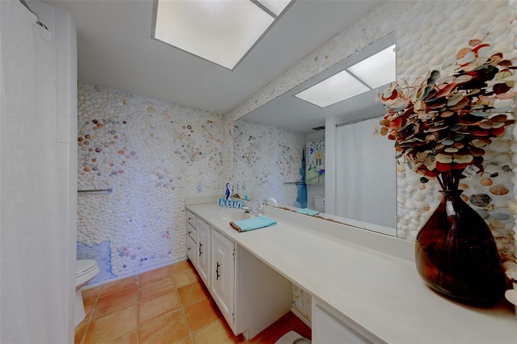 En Venta: $300,000 (2 camas, 2 baños, 1090 Pies cuadrados)
