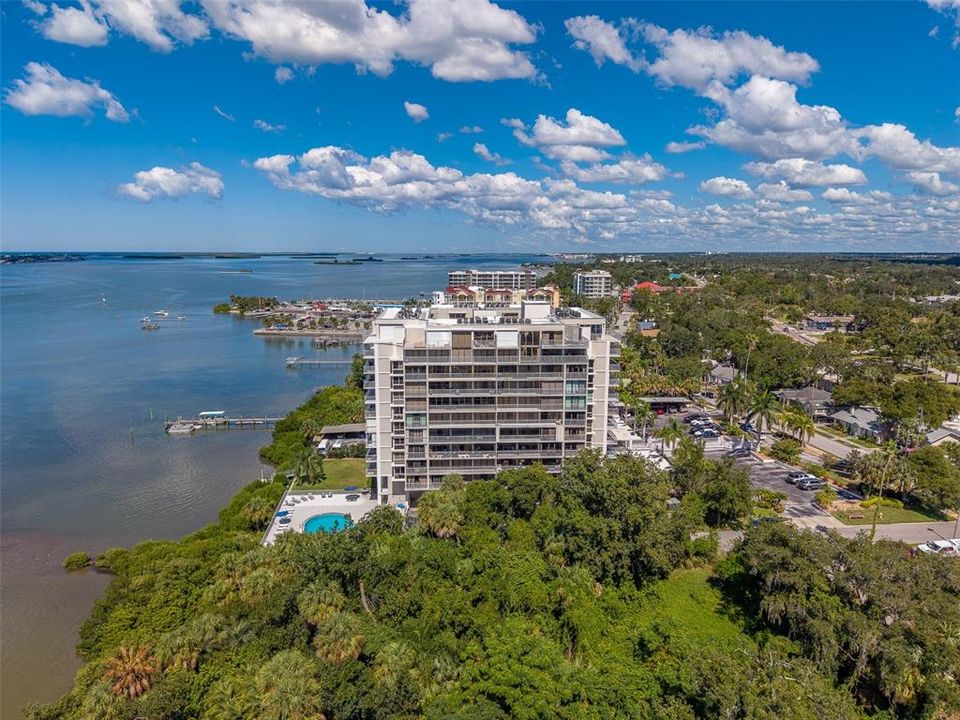 En Venta: $300,000 (2 camas, 2 baños, 1090 Pies cuadrados)
