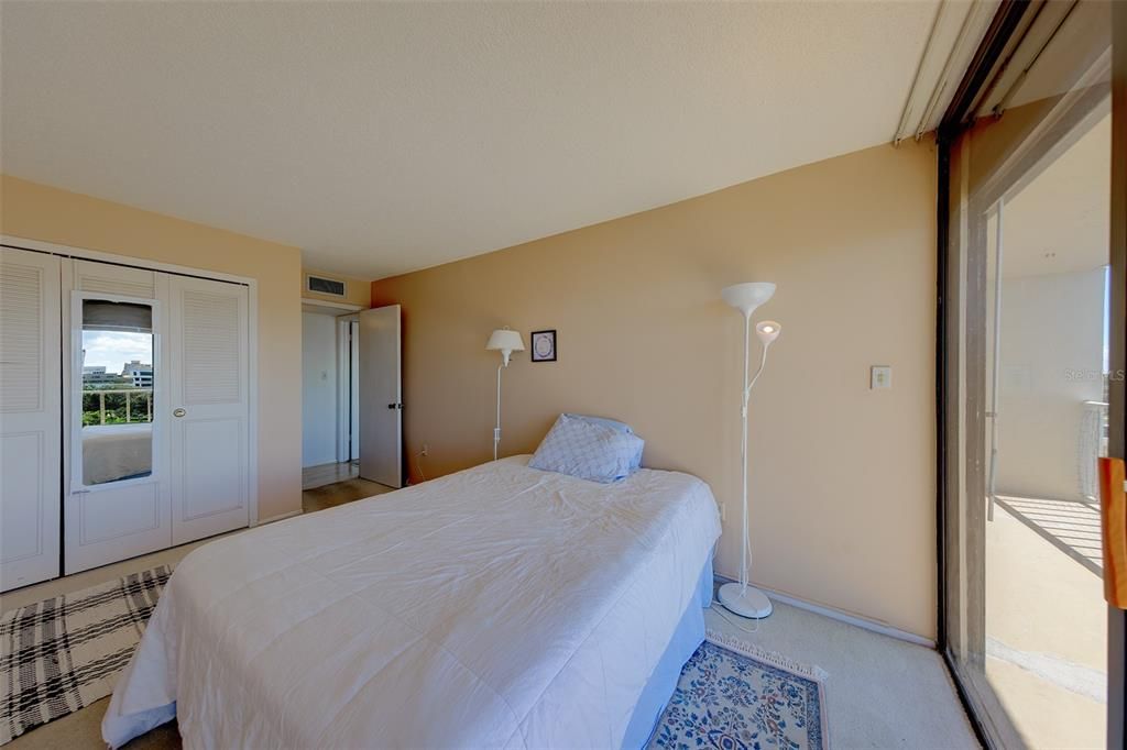 En Venta: $300,000 (2 camas, 2 baños, 1090 Pies cuadrados)