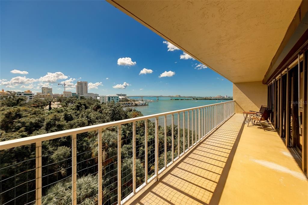 En Venta: $300,000 (2 camas, 2 baños, 1090 Pies cuadrados)