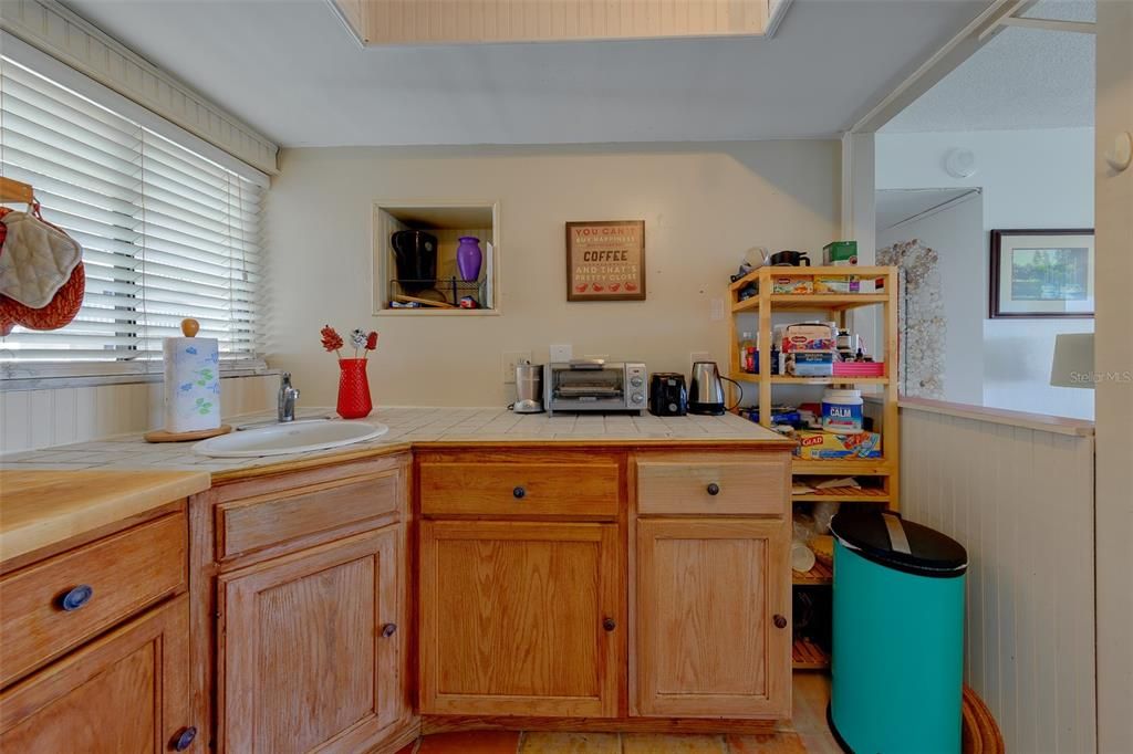 En Venta: $300,000 (2 camas, 2 baños, 1090 Pies cuadrados)