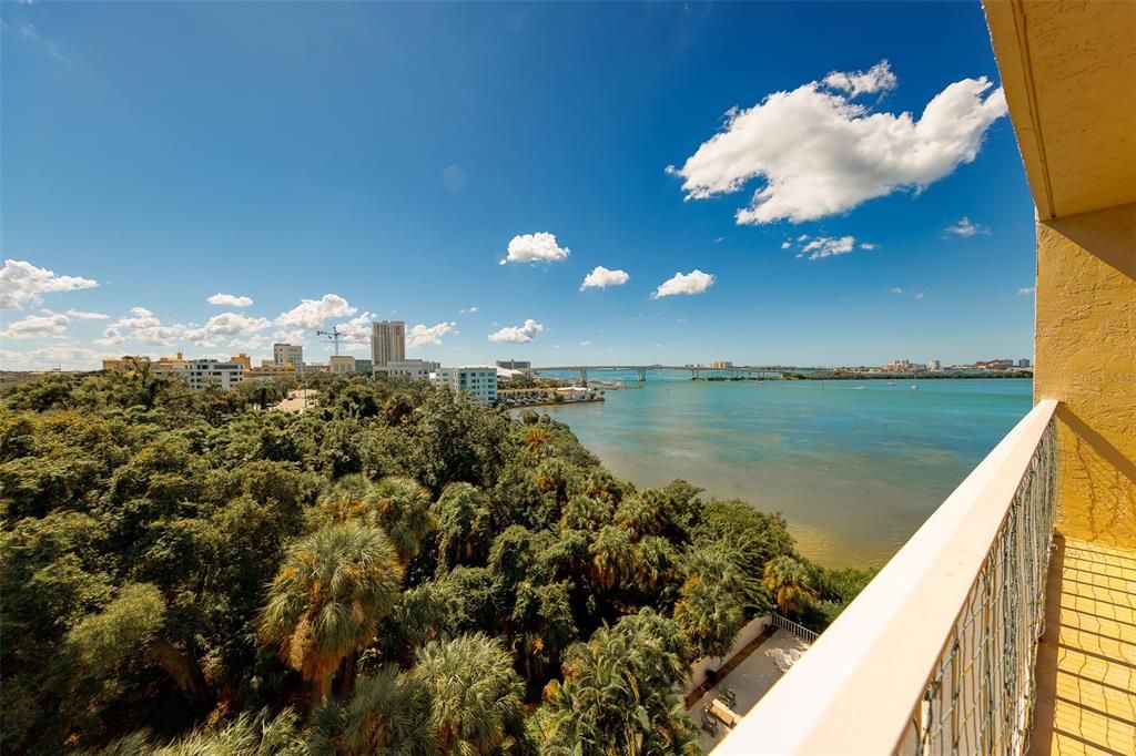 En Venta: $300,000 (2 camas, 2 baños, 1090 Pies cuadrados)