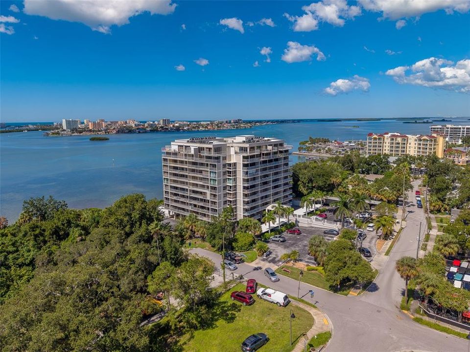 En Venta: $300,000 (2 camas, 2 baños, 1090 Pies cuadrados)