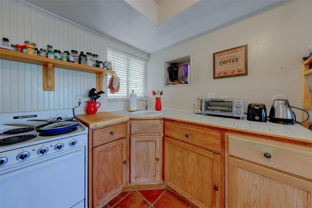 En Venta: $300,000 (2 camas, 2 baños, 1090 Pies cuadrados)