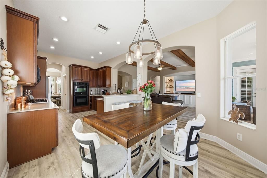 For Sale: $1,200,000 (4 beds, 2 baths, 2799 Square Feet)