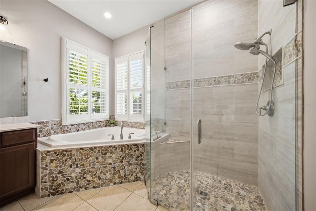 For Sale: $1,200,000 (4 beds, 2 baths, 2799 Square Feet)