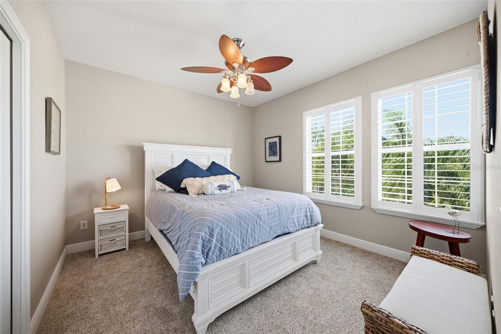 For Sale: $1,200,000 (4 beds, 2 baths, 2799 Square Feet)