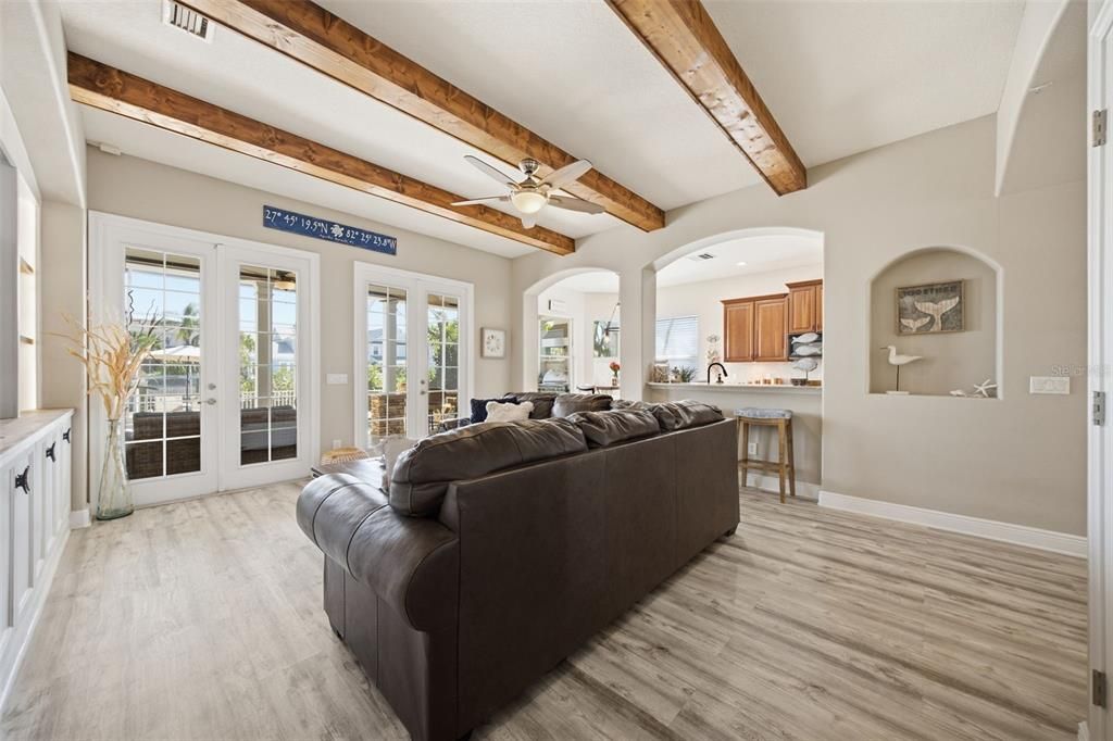 For Sale: $1,200,000 (4 beds, 2 baths, 2799 Square Feet)