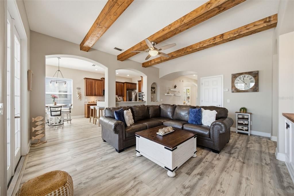 For Sale: $1,200,000 (4 beds, 2 baths, 2799 Square Feet)