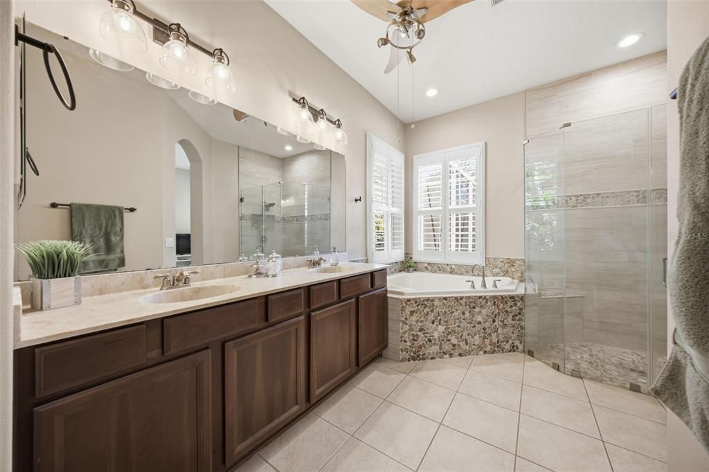 For Sale: $1,200,000 (4 beds, 2 baths, 2799 Square Feet)