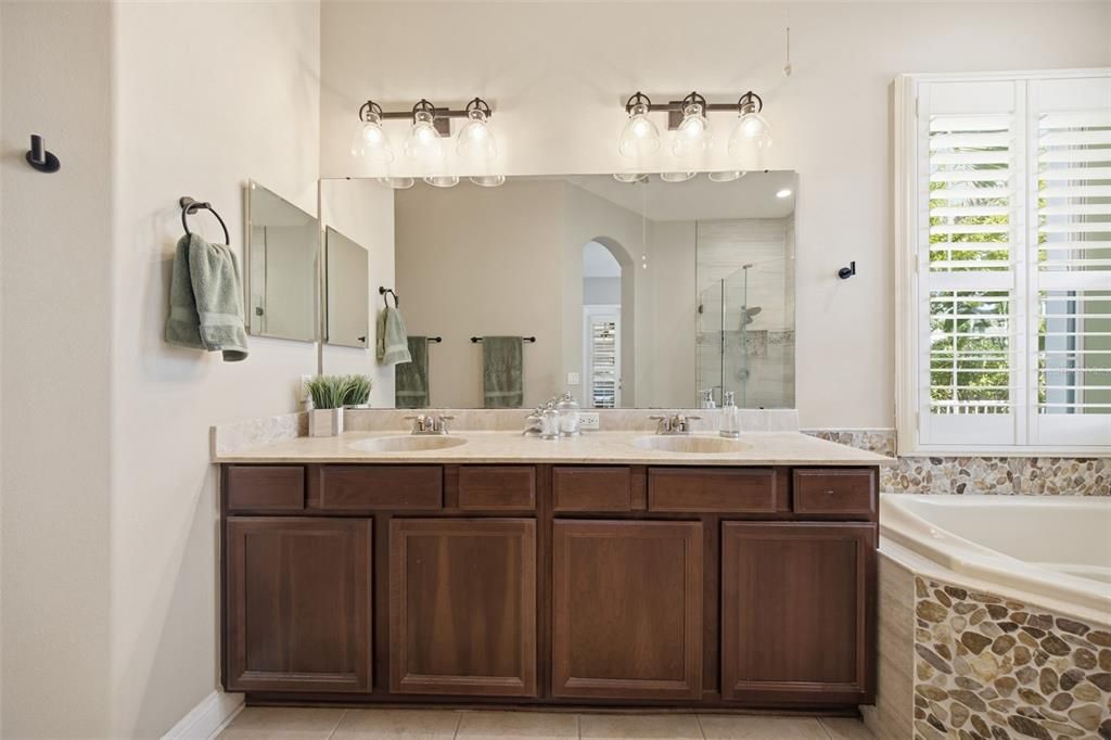 For Sale: $1,200,000 (4 beds, 2 baths, 2799 Square Feet)