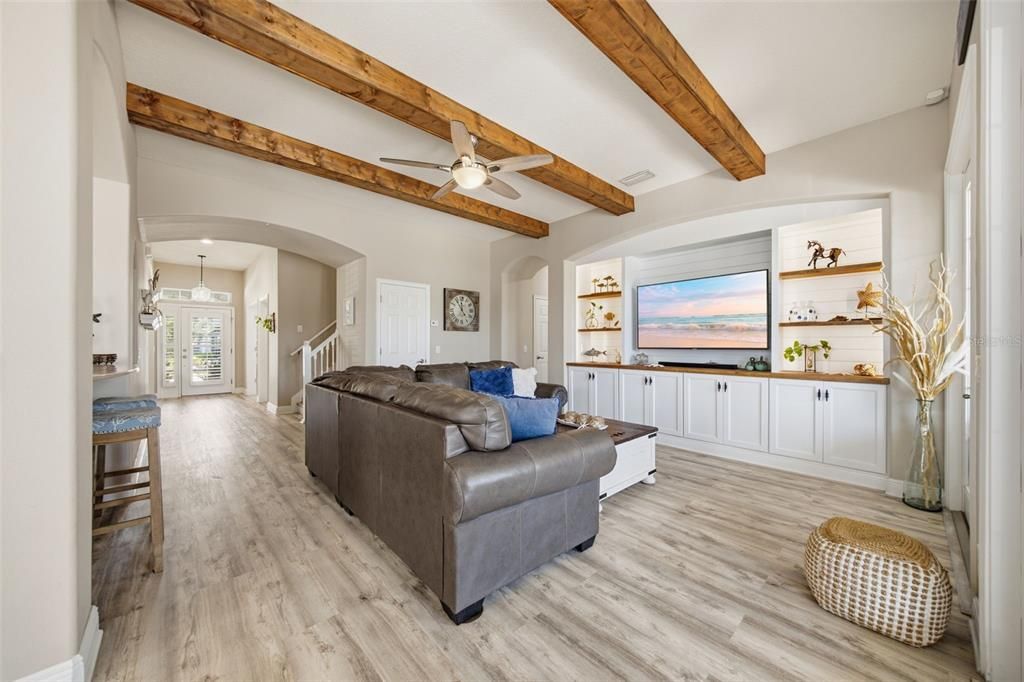 For Sale: $1,200,000 (4 beds, 2 baths, 2799 Square Feet)
