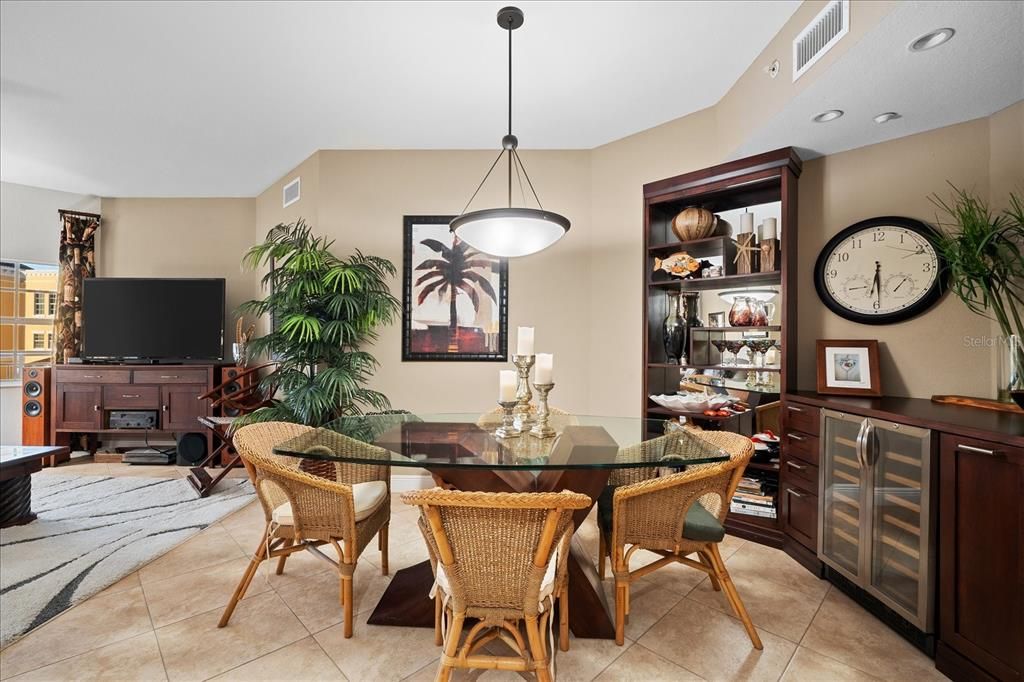 En Venta: $640,000 (3 camas, 2 baños, 1736 Pies cuadrados)