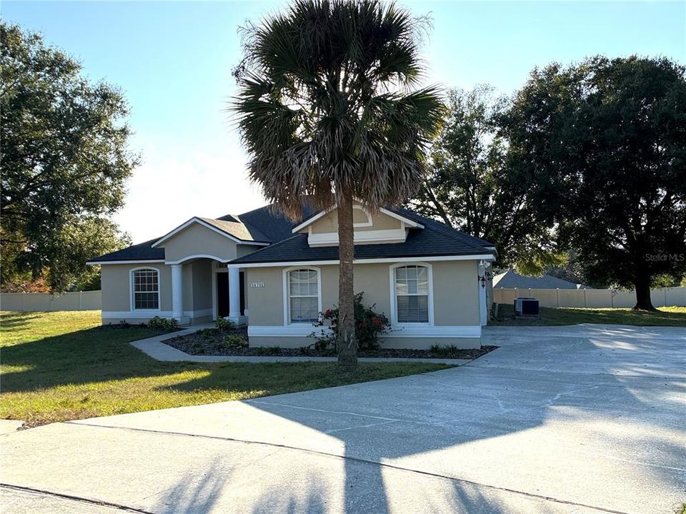 For Rent: $2,800 (4 beds, 3 baths, 2288 Square Feet)